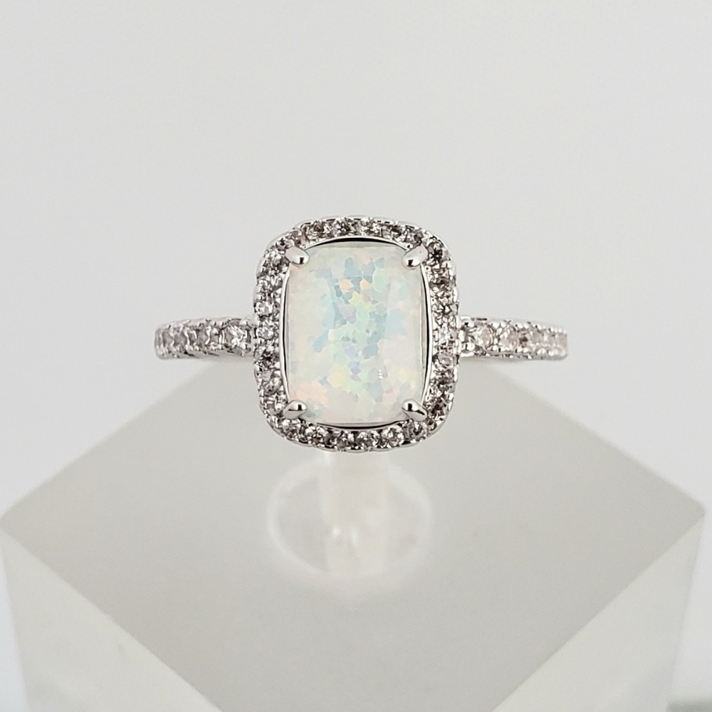 18k White Opal Ring - Picture 2 of 8